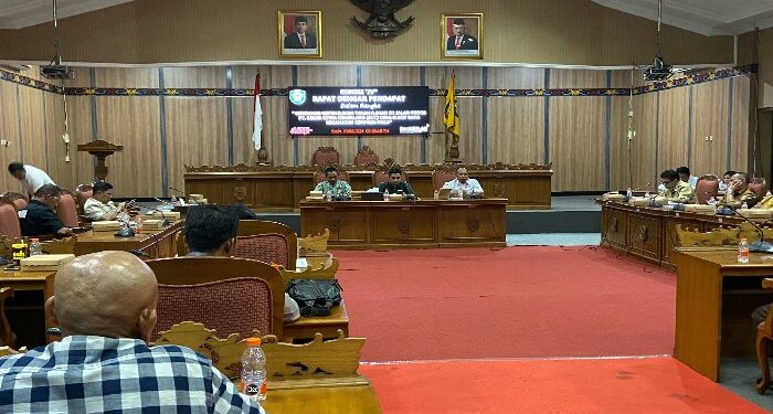 Foto: DIAN/MATA KALTENG - RDP Kepemilikan Tanah/lahan di jalan poros PT Sinar Citra Cemerlang (SCC) Desa Bukit Raya, Kecamatan Cempaga Hulu, 3 Juni 2024.