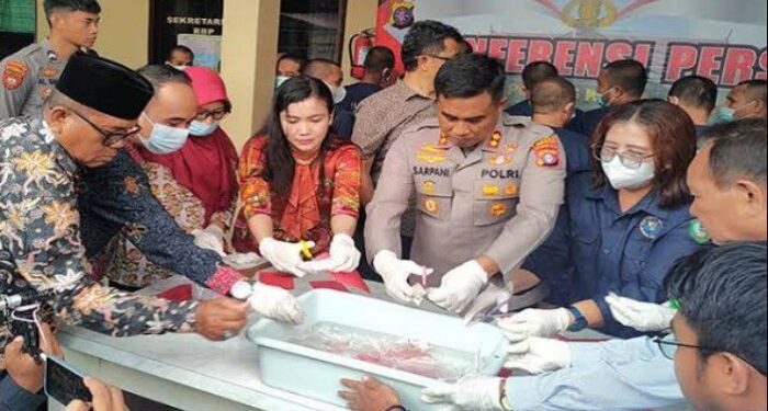 Foto:IST/MATA KALTENG - Pemusnahan barang bukti narkoba oleh Polres Kotim beberapa waktu lalu.