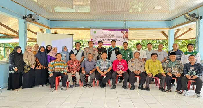 Foto : AKH/MATAKALTENG - Sosialisasi pengawas dan pemotongan hewan kurban di Kecamatan Sukamara.