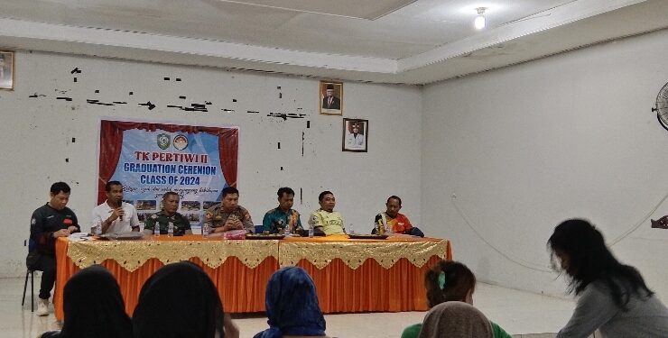 FOTO : AGUS/MATAKALTENG - Rapat pembahasan terkait dengan penertiban terowongan Nur mentaya di aula Kecamatan Baamang, Jumat, 7 Juni 2024.