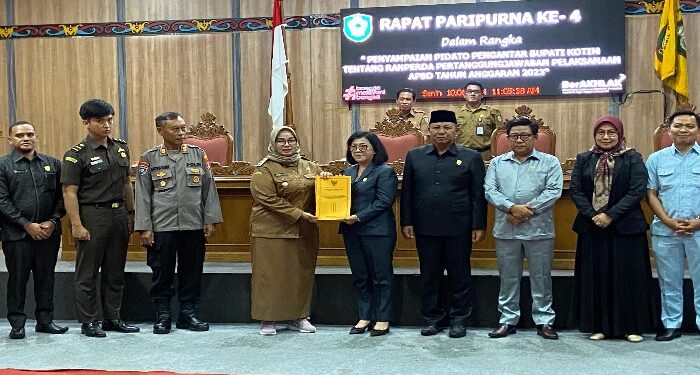 Foto: DIAN/MATA KALTENG - Penyampaian pidato pengantar bupati Kotim tentang ranperda pertanggung jawaban pelaksanaan APBD tahun anggaran 2023, 10 Juni 2024.
