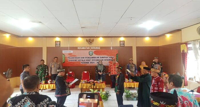 FOTO: IST/MATAKALTENG - Pelantikan damang adat Kecamatan Seranau, Jumat 14 Juni 2024.