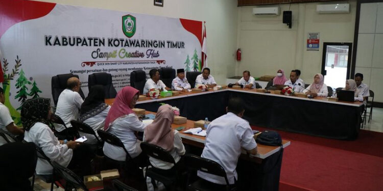 Foto: IST/MATA KALTENG - Rapat evaluasi program smart city tahap 1 Ruang Sampit Creative Hub (SCH) Diskominfo Kotim, Rabu, 19 Juni 2024.