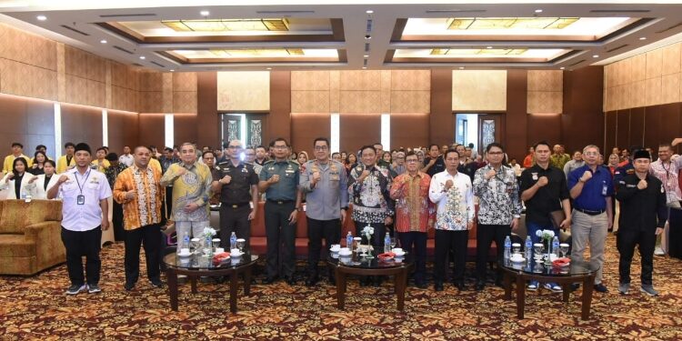 FOTO: IST/MATAKALTENG - Wagub Kalteng membuka diskusi publik “Mengawal Pilkada Serentak Kalteng 2024, Pilkada Sukses Keamanan Terjaga".