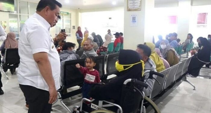 Foto: IST/MATA KALTENG - Bupati Kotim Halikinnor saat memantau pelayanan kesejatan di RSUD dr Murjani Sampit, 19 Juni 2024.