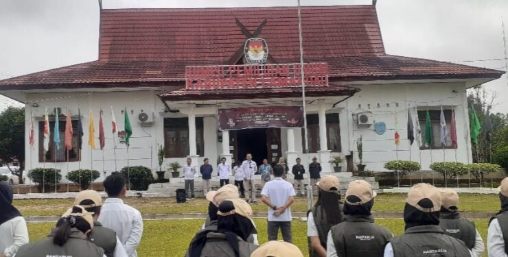 Apel tanda dimulainya pendataan pemilih oleh Pantarlih di Kabupaten Lamandau, Senin 24 Juni 2024.