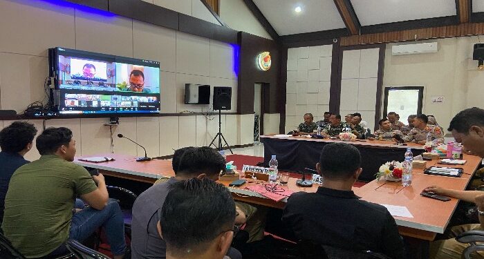 Foto: DIAN/MATA KALTENG - Rapat koordinasi Paspampres dengan Pemkab Kotim dalam rangka penyambutan kedatangan Presiden RI ke Kotim, 25 Juni 2024.