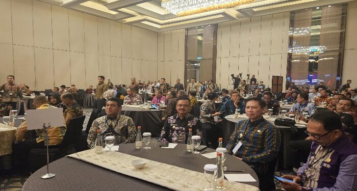 FOTO : DISKOMINFO SANTIK/MATA KALTENG - Pj Bupati Gumas Herson B Aden (duduk dua dari kiri) ketika menghadiri peresmian MPP Kabupaten Gumas, di Jakarta, Senin, 24 Juni 2024.