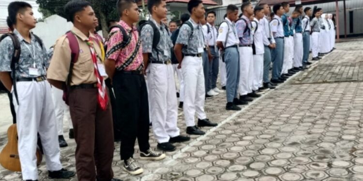 FOTO: IST/MATAKALTENG Sebanyak 76 pelajar di Kobar mengikuti seleksi akhir Paskibraka di Kantor Kesbangpol Kabupaten Kotawaringin Barat, Rabu 24 April 2024.