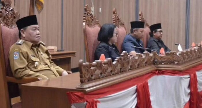 Foto: DIAN/MATA KALTENG - Rapat paripurna penyampaian pelaksanaan APBD tahun 2023 oleh pemerintah Kotim di DPRD setempat.