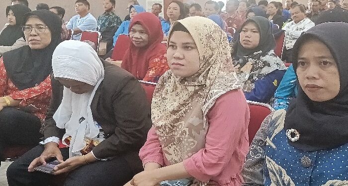 FOTO ; DEVIANA/MATAKALTENG - Sejumlah Kepala Sekolah Dasar di Kotim saat mengikuti sosialisasi penggunaan dana BOSP, Kamis 27 Juni 2024.