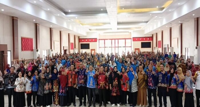 Foto: DISDIK/MATA KALTENG - Kepala SD se Kotim dalam sosialisasi Permendikbudristek nomor 63 tahun 2023 tentang pedoman pengelolaan Dana Bantuan Operasional Satuan Pendidikan (BOSP) jenjang Sekolah Dasar.
