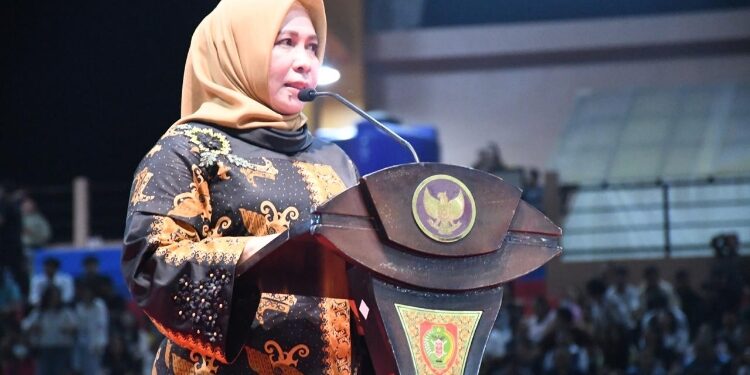 FOTO: IST/MATAKALTENG - Pj Bupati Pulpis, Nunu Andriani saat memberikan sambutan pada pembukaan Pesta Paduan Suara Gerejawi (Pesparawi) ke XVII tingkat Provinsi Kalteng, Sabtu 29 Juni 2024.