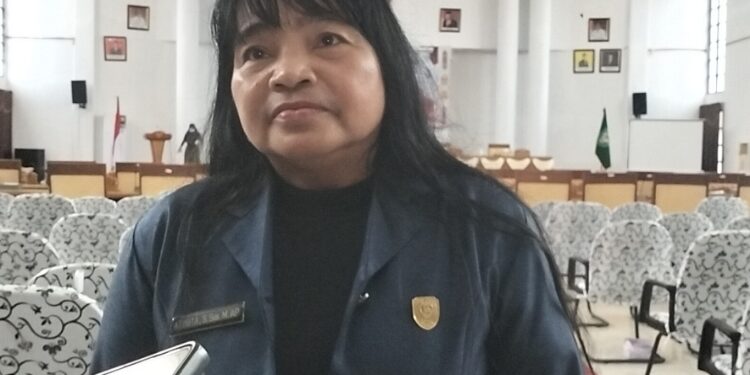 Anggota DPRD Seruyan, Atinita.