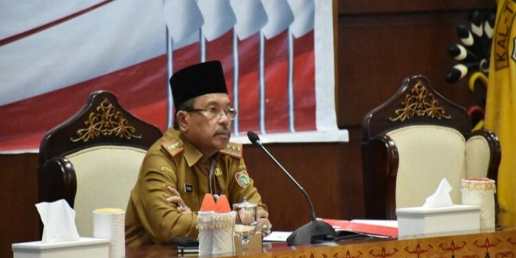 FOTO: IST/MATAKALTENG - Sekda Nuryakin memimpin saat rapat persiapan gelaran Kalteng Berselawat.