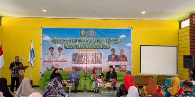 Foto: DISDIK/MATA KALTENG - Workshop transisi PAUD ke SD yang menyenangkan di Aula BPG Dinas Pendidikan Kotim belum lama ini.