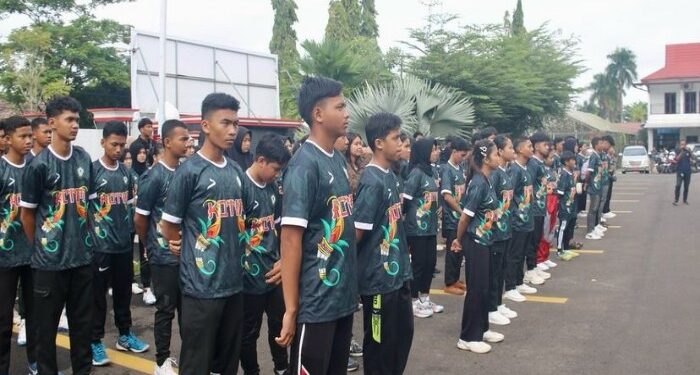 Foto:IST/MATA KALTENG - Sejumlah atlet Popnas yang diberangkatkan Pemerintah Kotim, 3 Juli 2024.