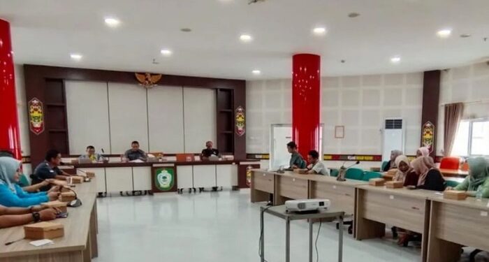 Foto:IST/MATA KALTENG - Rapat interen DPMPTSP di Lantai 3 MPP, Kotim beberapa waktu lalu.