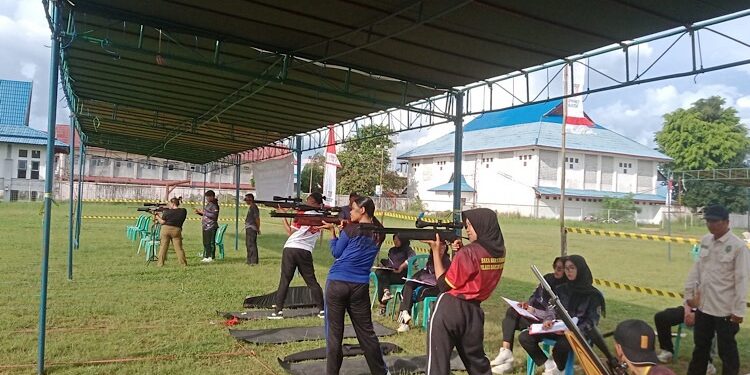 FOTO: MATAKALTENG - Perbakin Barsel saat menggelar lomba menembak di stadion batuah.