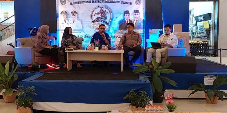 FOTO : IST/MATAKALTENG - Ketua GPPI Kotim, Seruyan dan Katingan Siswanto saat menjadi narasumber di Job Fair, Minggu 7 Juli 2024.