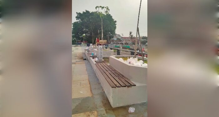 Foto: MATAKALTENG - Tumpukan sampah yang berserakan di lokasi atau kawasan water front city Buntok.
