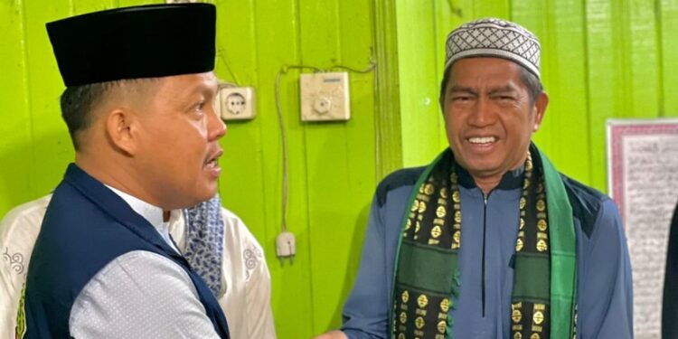 Foto: MATAKALTENG - Pj Bupati Barsel, H Deddy Winarwan saat menghadiri pertemuan dengan sejumlah tokoh agama dan tokoh masyarakat Barsel.