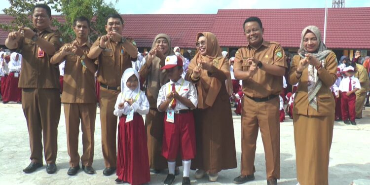 Foto: DIAN/MATA KALTENG - Pembukaan MPLS serempak di Kecamatan Baamang, Kabupaten Kotim, 10 Juli 2024.