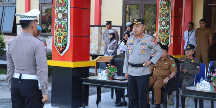 Foto : AKH/MATAKALTENG - Pelaksanaan apel gelar pasukan yang dihadiri Pj Bupati Sukamara Kaspinor dan Unsur Forkopimda.