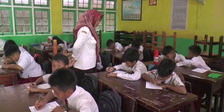 Foto: DIAN/MATA KALTENG - MPLS di SDN 3 MB Hulu, Kecamatan MB Ketapang, Kotim.