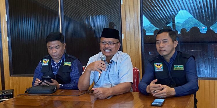 Foto: DIAN/MATA KALTENG - Mantan camat Parenggean Siyono saat jumpa pers, 16 Juli 2024.