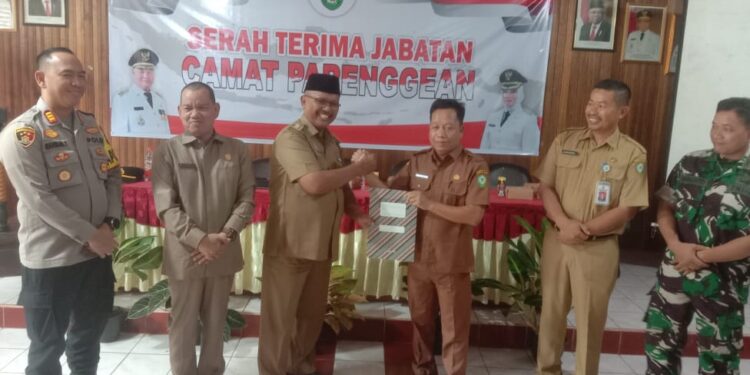 FOTO : IST/MATAKALTENG - Sertijab Camat Parenggean, Senin 15 Juli 2024.