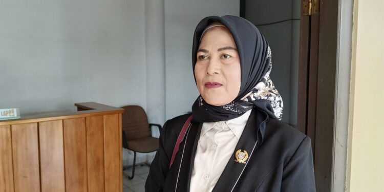 Foto: MATAKALTENG - Wakil Ketua II DPRD Barsel, Hj. Enung Irawati.
