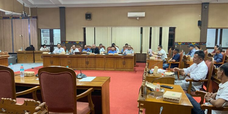 Foto: DIAN/MATA KALTENG - RDP ke 2 PT SCC dan warga Desa Bukit Raya, Kecamatan Cempaga Hulu, Kotim, 17 Juli 2024.