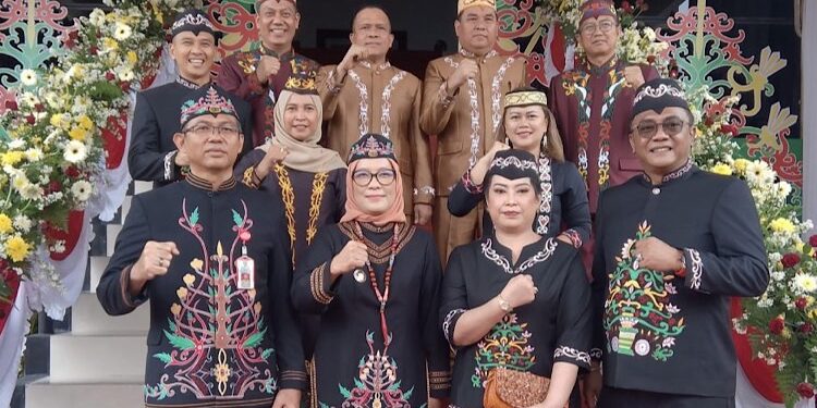 FOTO: IST/MATAKALTENG - Jajaran Forkopimda Kota Palangka Raya berfoto bersama pada peringatan hari jadi Kota Palangka Raya ke 67.