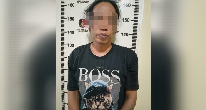 FOTO: IST/MATAKALTENG - N saat diamankan oleh Polsek Ketapang.