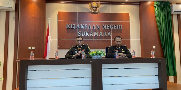 FOTO : AKH/MATAKALTENG - Kejaksaan Negeri Sukamara saat menggelar Press Release, di Aula Kantor Kejaksaan Negeri Sukamara.