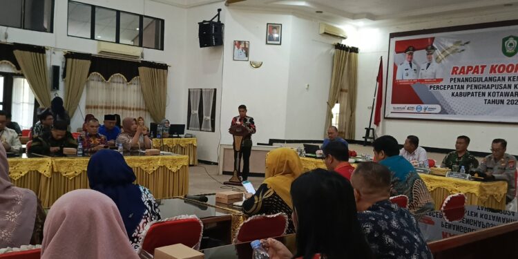 FOTO : DEVIANA/MATAKALTENG - Rakor penanggulangan kemiskinan oleh Pemkab Kotim, Kamis 25 Juli 2024.