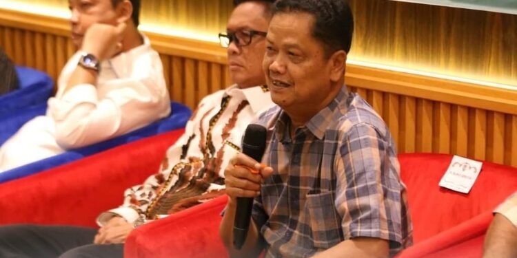 FOTO: PROKOM SERUYAN/MATA KALTENG - Pj Bupati Seruyan, Djainuddin Noor saat memberikan arahan dalam rakor Forkopimda bersama camat dan kades se-Kabupaten Seruyan di Best World Kindai Hotel Banjarmasin, Kalimantan Selatan.
