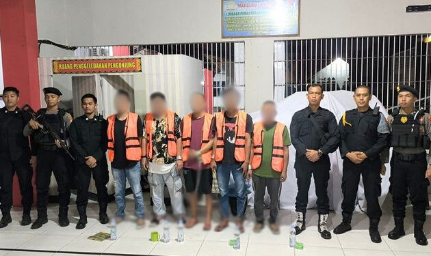 Foto: LAPAS/MATA KALTENG - Pemindahan lima narapidana Lapas Sampit ke Rutan Tamiang Layang, Jumat 26 Juli 2024.