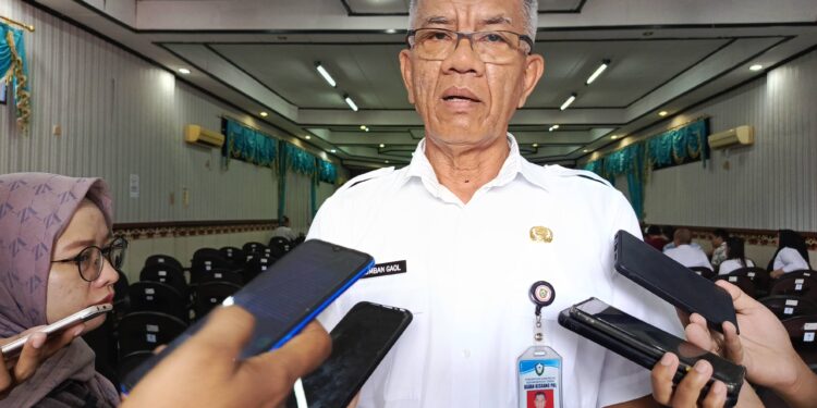 FOTO: MATAKALTENG - Kepala Kesbangpol Kotim, Sanggul Lumban Gaol.