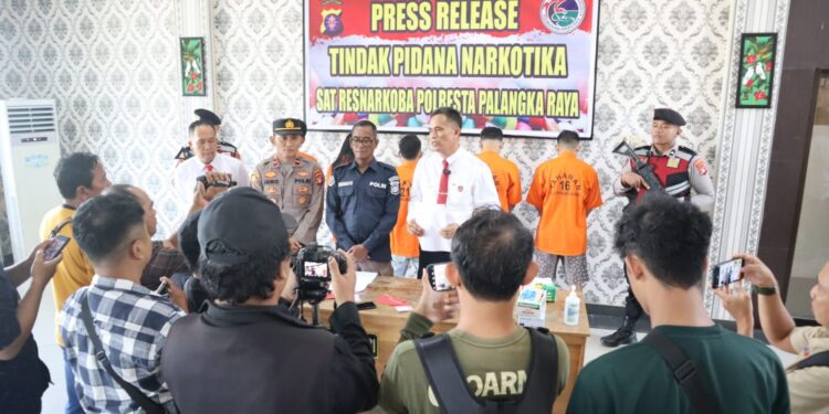 FOTO: RZL/MATAKALTENG - Press release pengungkapan narkoba Polresta Palangka Raya,