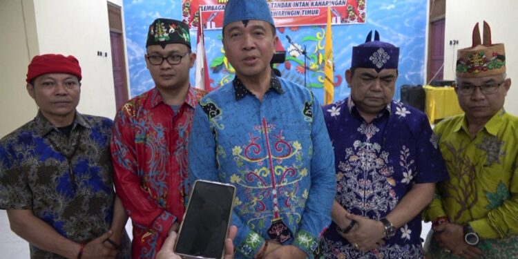 Foto: DIAN/MATA KALTENG - Staf ahli Bupati Kotim Wim RK Benung saat menghadiri pembukaan Musda Lembaga Pengembangan Tandak Intan Kaharingan Kotim, 30 Juli 2024.