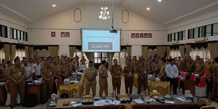 FOTO : DOK DEVIANA/MATAKALTENG - ASN Kotim saat mengikuti rakor, belum lama ini.