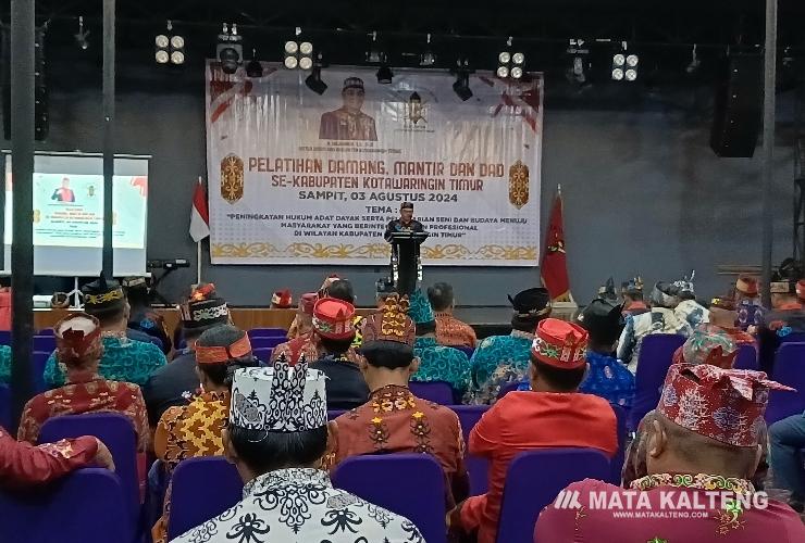 Cegah Kesalah Pahaman Penggunaan Hinting Pali, DAD Kotim Gelar Pelatihan Untuk Damang dan Mantir