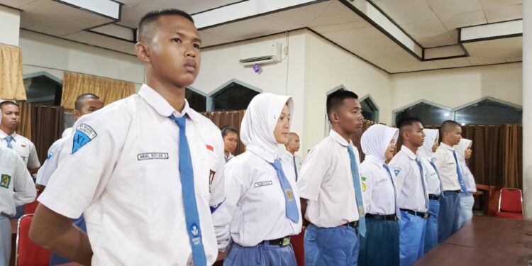 FOTO : DEVIANA/MATAKALTENG - Peserta Paskibraka saat mengikuti pembukaan diklat, Minggu 4 Agustus 2024.
