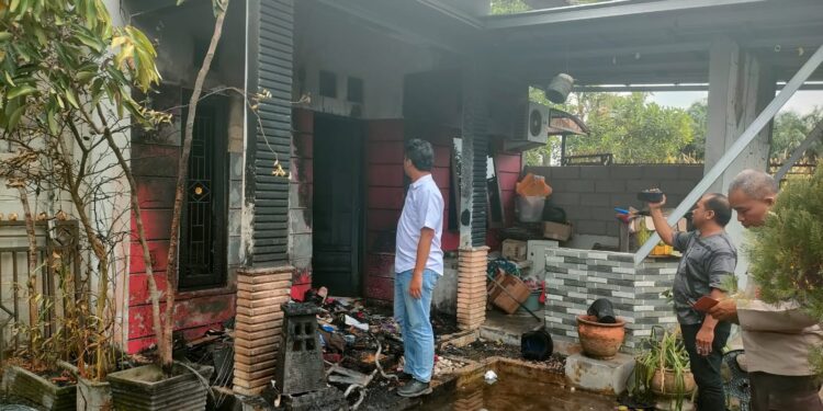FOTO: RZL/MATAKALTENG - Kondisi rumah usai terbakar.