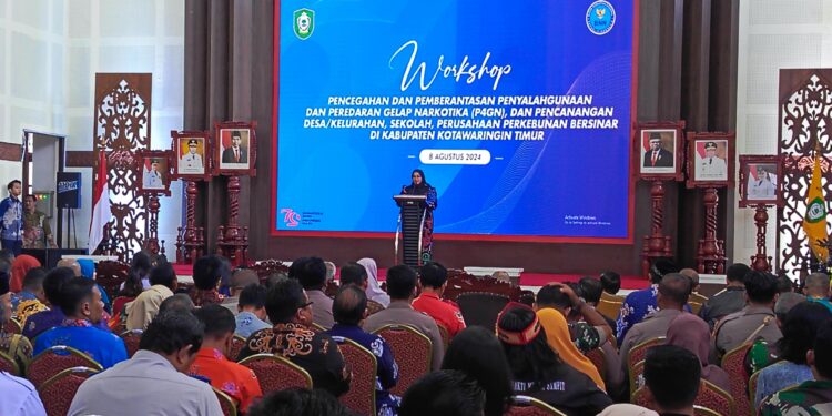FOTO : DEVIANA/MATAKALTENG - Ketua BNK Kotim Irawati saat penyampaian laporan workshop P4GN, Kamis 8 Agustus 2024.