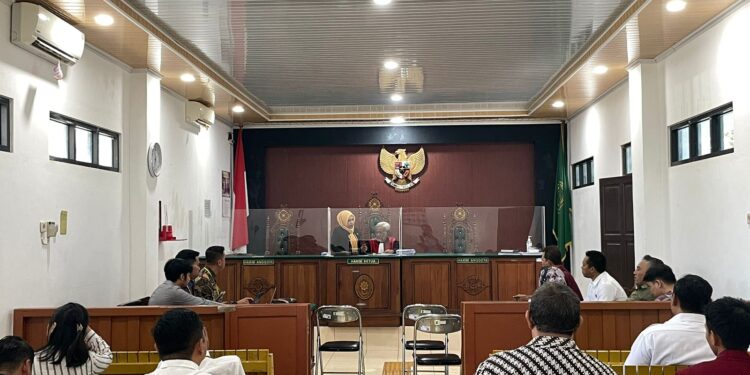 FOTO: IST/MATAKALTENG- Sidang praperadilan terduga tersangka korupsi gedung expo Sampit berinisial LM yang diwakili kuasa hukumnya di PN Palangkaraya. Rabu, 7 Agustua 2024.