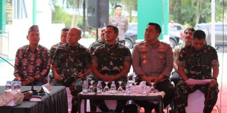 FOTO: IST/MATAKALTENG - Penutupan Latihan Lapangan (simulasi) dalam rangka Penanggulangan Bencana Kebakaran Hutan & Lahan TA 2024, bertempat di Lapangan Makorem 102/ Panju Panjung.