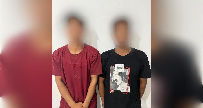 FOTO: IST/MATAKALTENG- Dua orang pelaku pencurian yang berhasil diamankan Polsek Telawang.